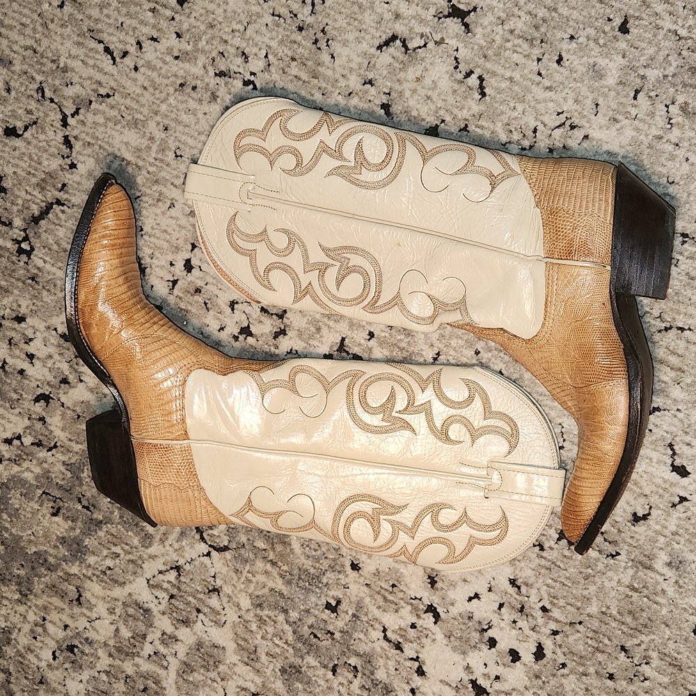 Nocona  western boots great condition sz 6